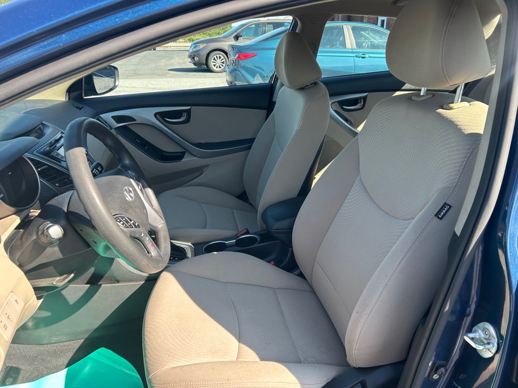 2016 Hyundai Elantra Image 13