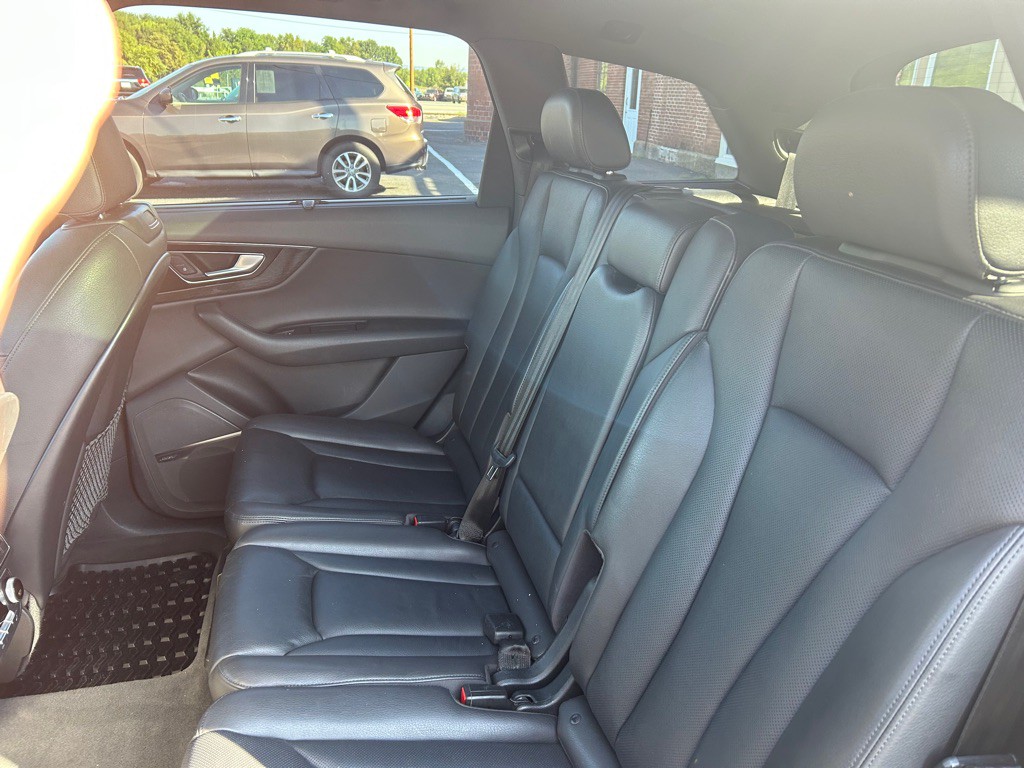 2018 Audi Q7 Image 12