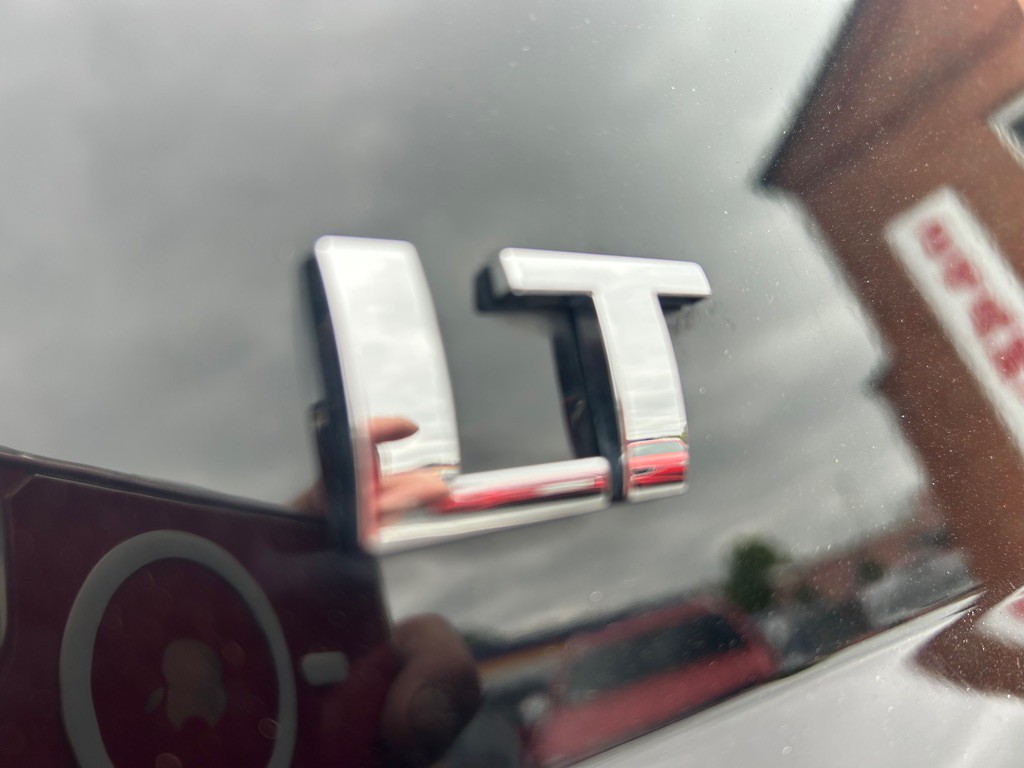 2017 Chevrolet Suburban Image 10