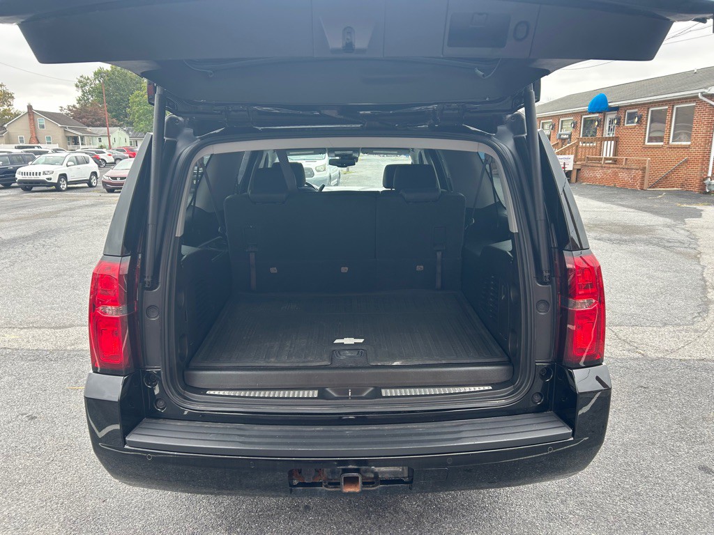 2017 Chevrolet Suburban Image 11