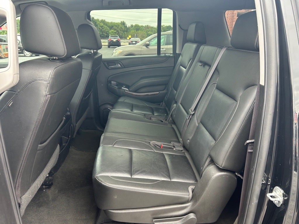 2017 Chevrolet Suburban Image 14