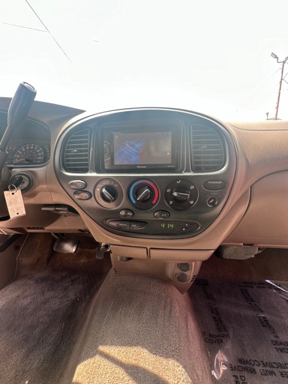 2002 Toyota Tundra Image 10