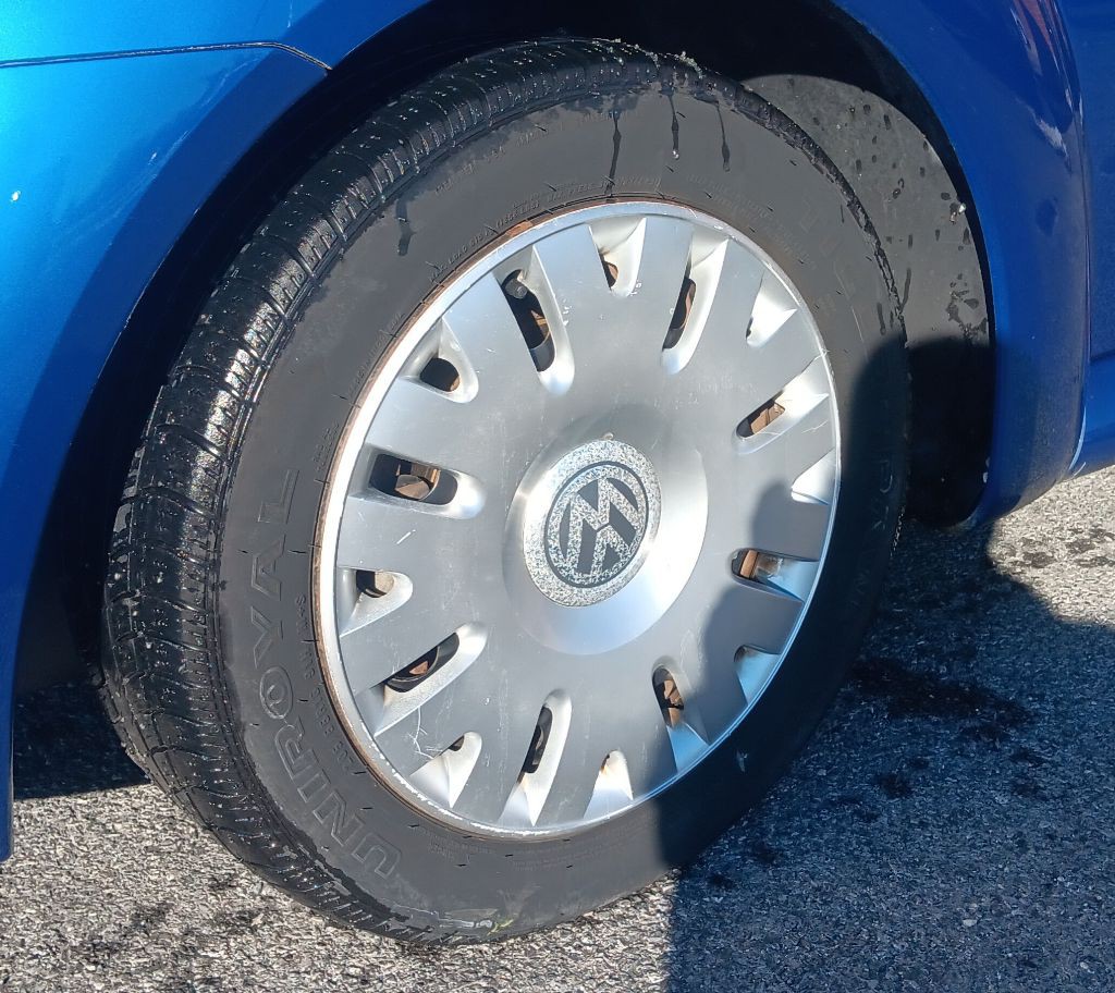 2004 Volkswagen Beetle Image 9
