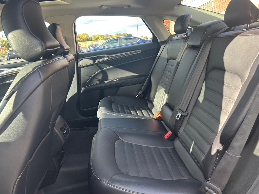 2017 Ford Fusion Image 9