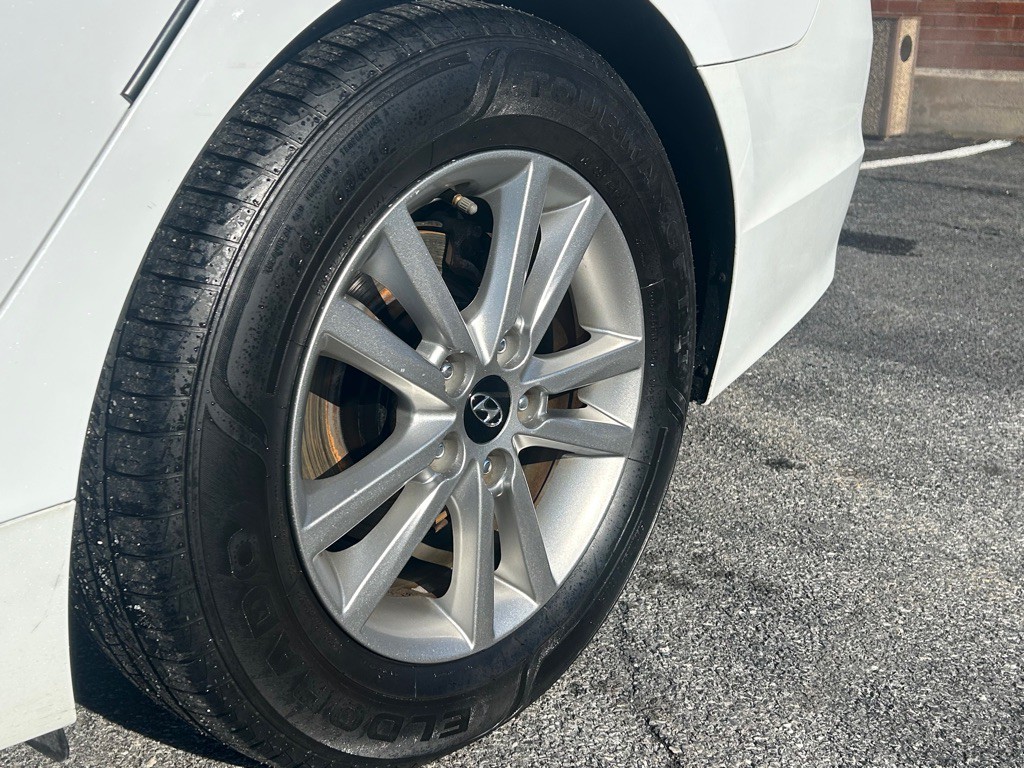 2017 Hyundai Sonata Image 9