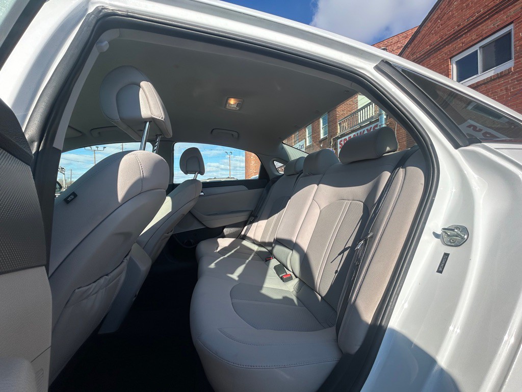 2017 Hyundai Sonata Image 12