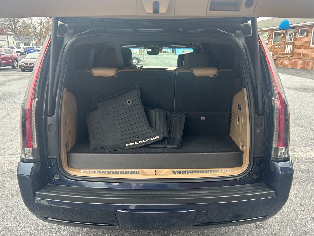 2018 Cadillac Escalade Image 10