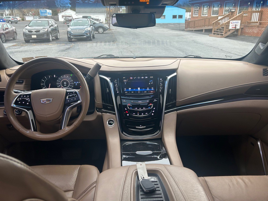 2018 Cadillac Escalade Image 13