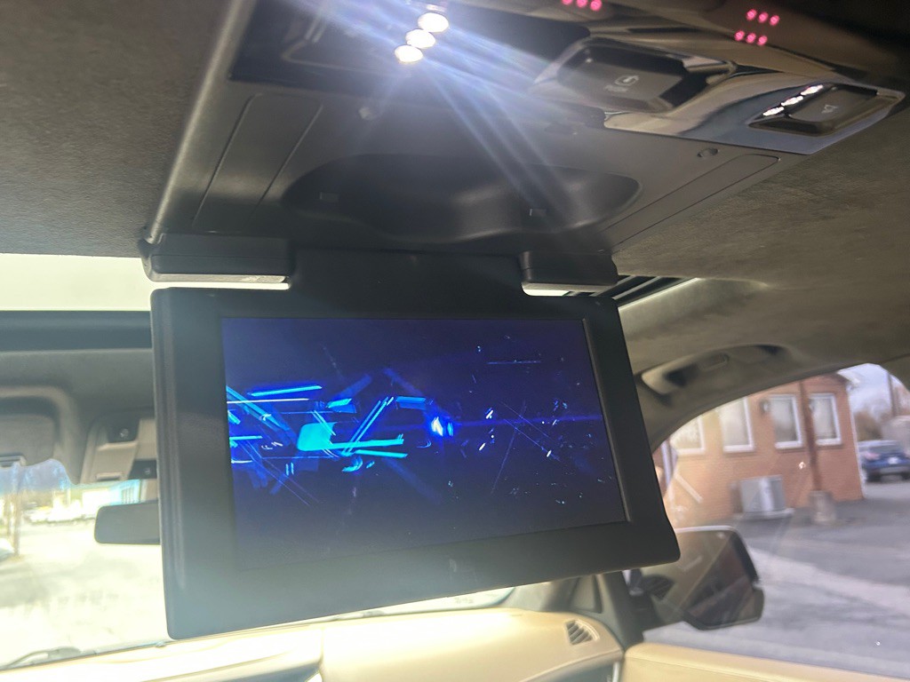 2018 Cadillac Escalade Image 15