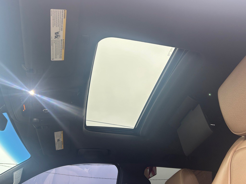 2018 Cadillac Escalade Image 17