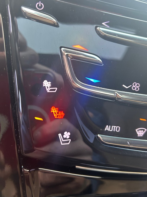 2018 Cadillac Escalade Image 20