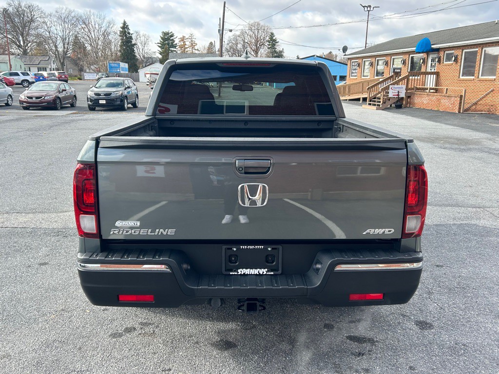 2017 Honda Ridgeline Image 4