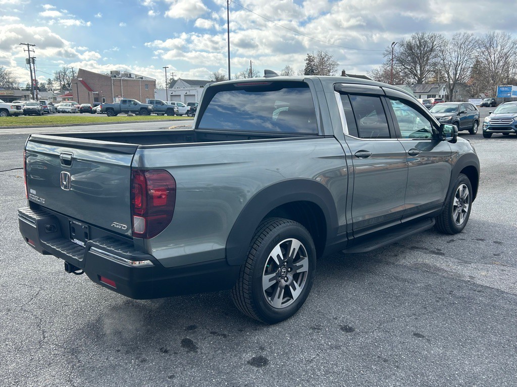 2017 Honda Ridgeline Image 5