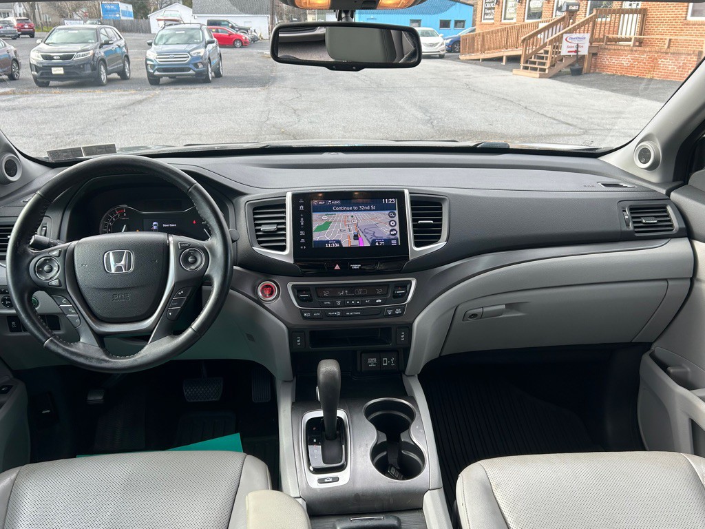 2017 Honda Ridgeline Image 13