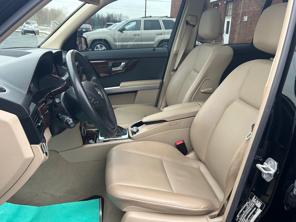 2011 Mercedes-Benz GLK-Class Image 14