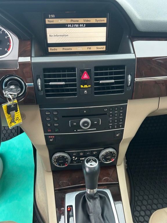 2011 Mercedes-Benz GLK-Class Image 15