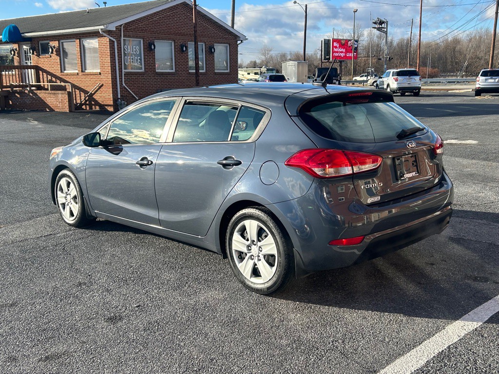 2016 Kia Forte Image 17