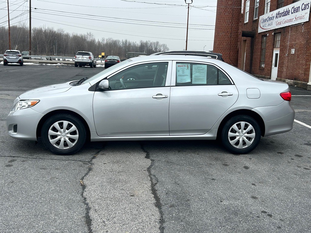 2010 Toyota Corolla Image 2