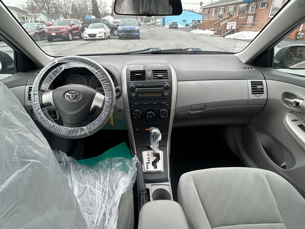 2010 Toyota Corolla Image 11