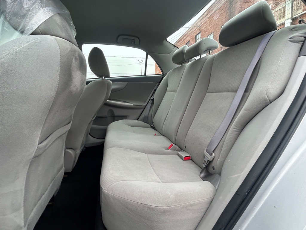 2010 Toyota Corolla Image 12