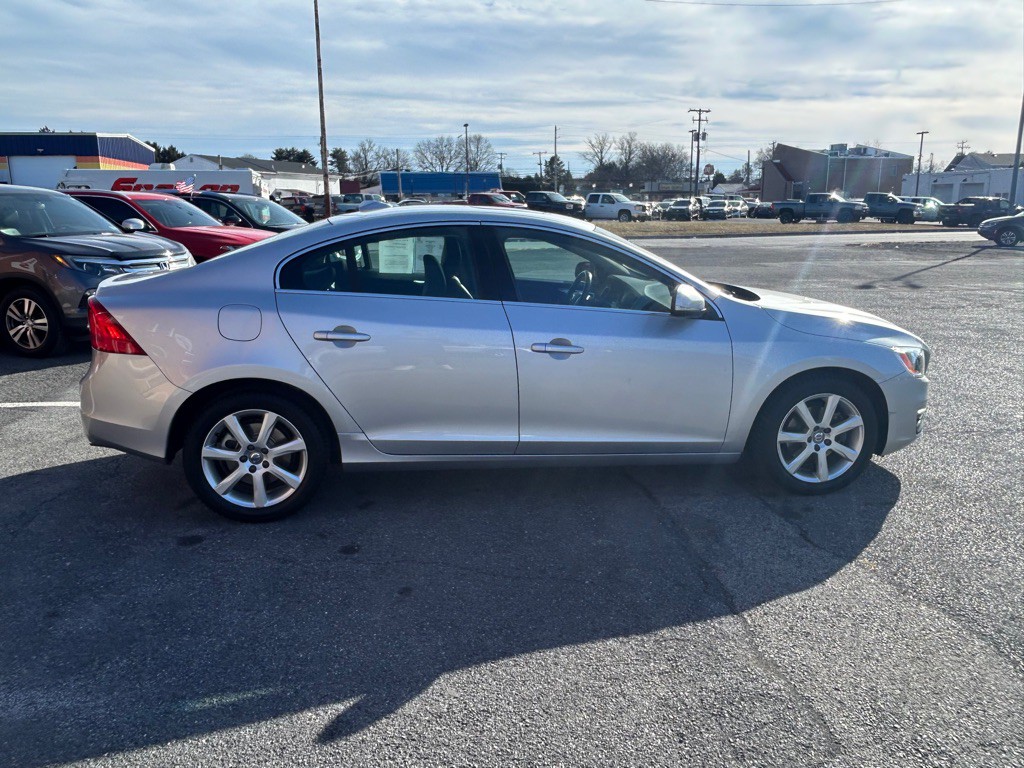 2016 Volvo S60 Image 6