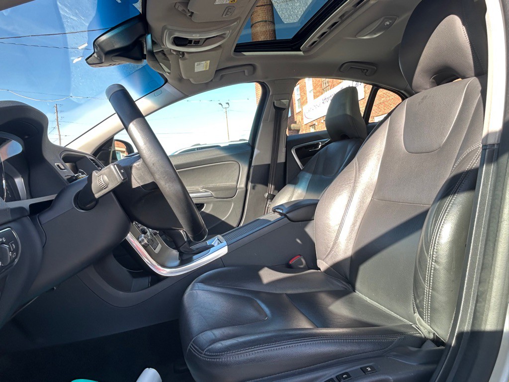 2016 Volvo S60 Image 15