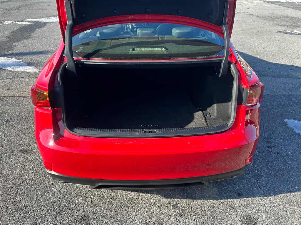 2017 Lexus IS 300 Image 12