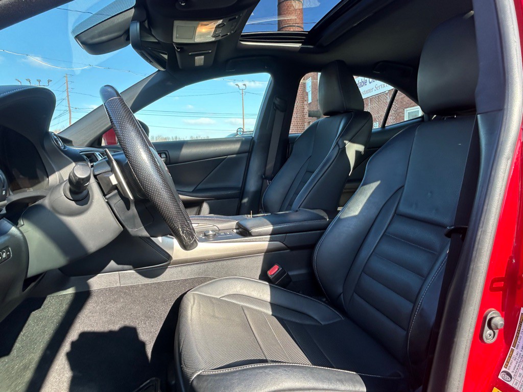 2017 Lexus IS 300 Image 15