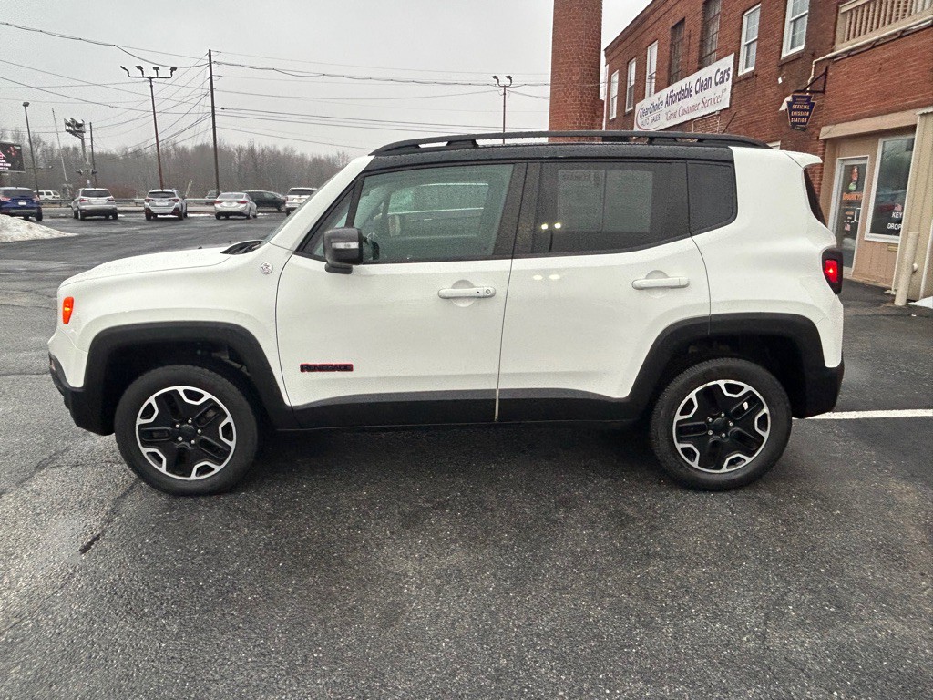 2017 Jeep Renegade Image 2