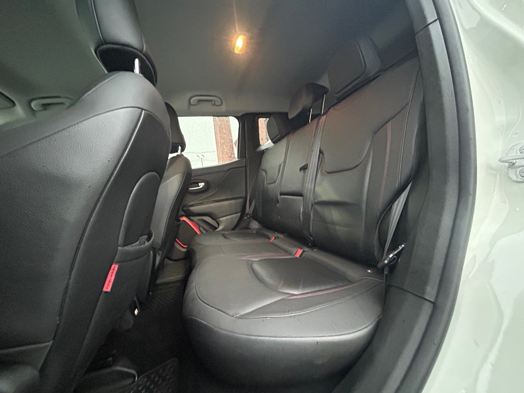 2017 Jeep Renegade Image 15