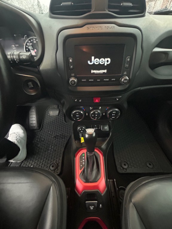 2017 Jeep Renegade Image 17