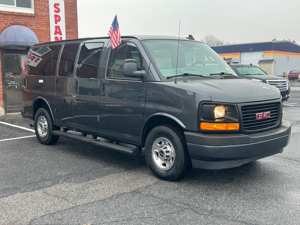 2017 GMC Savana Image 7