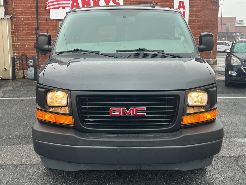 2017 GMC Savana Image 8