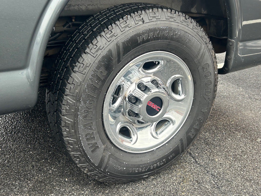 2017 GMC Savana Image 9