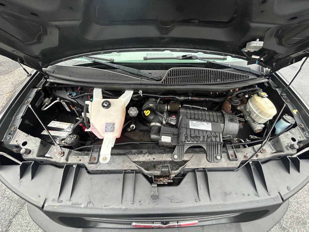 2017 GMC Savana Image 13