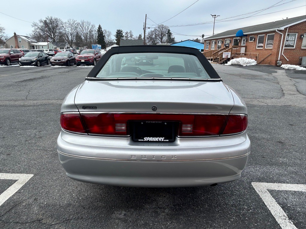 2000 Buick Century Image 4
