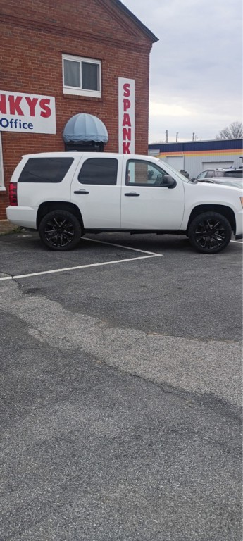 2012 Chevrolet Tahoe Image 2