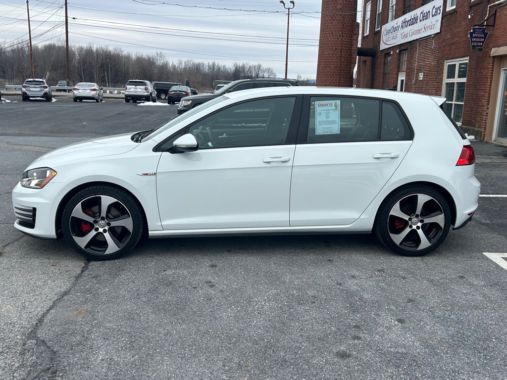 2017 Volkswagen GTI Image 2