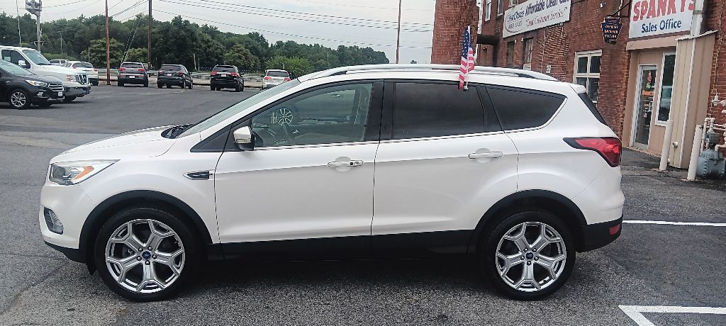 2019 Ford Escape Image 2