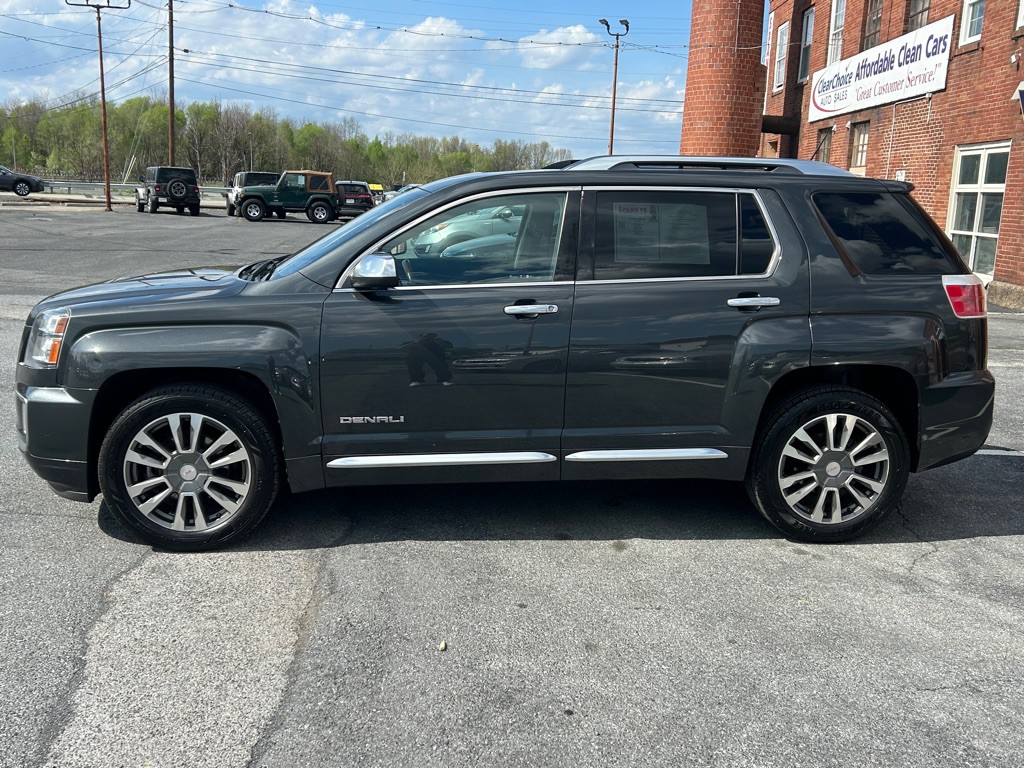 2017 GMC Terrain Image 2