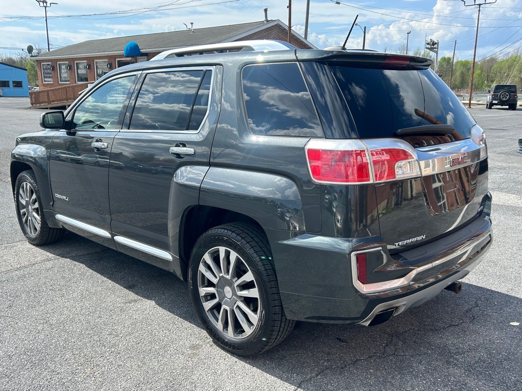 2017 GMC Terrain Image 3