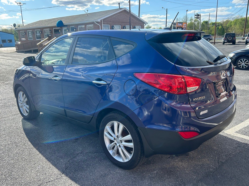 2011 Hyundai Tucson Image 3