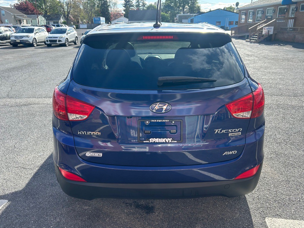 2011 Hyundai Tucson Image 4