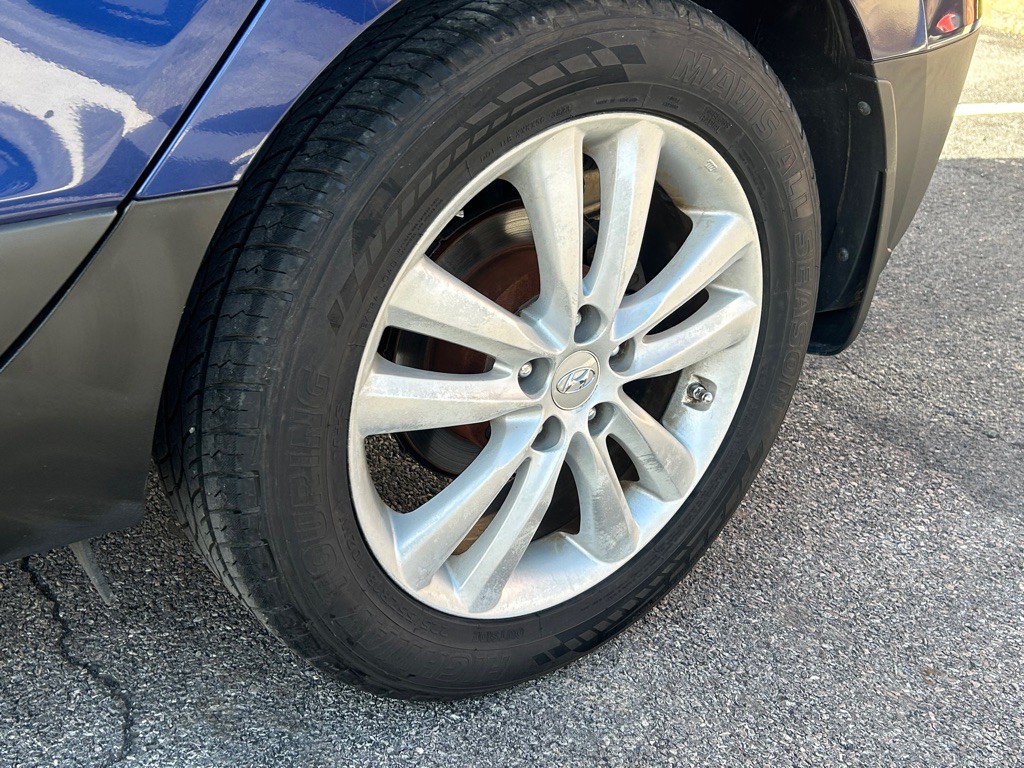 2011 Hyundai Tucson Image 9