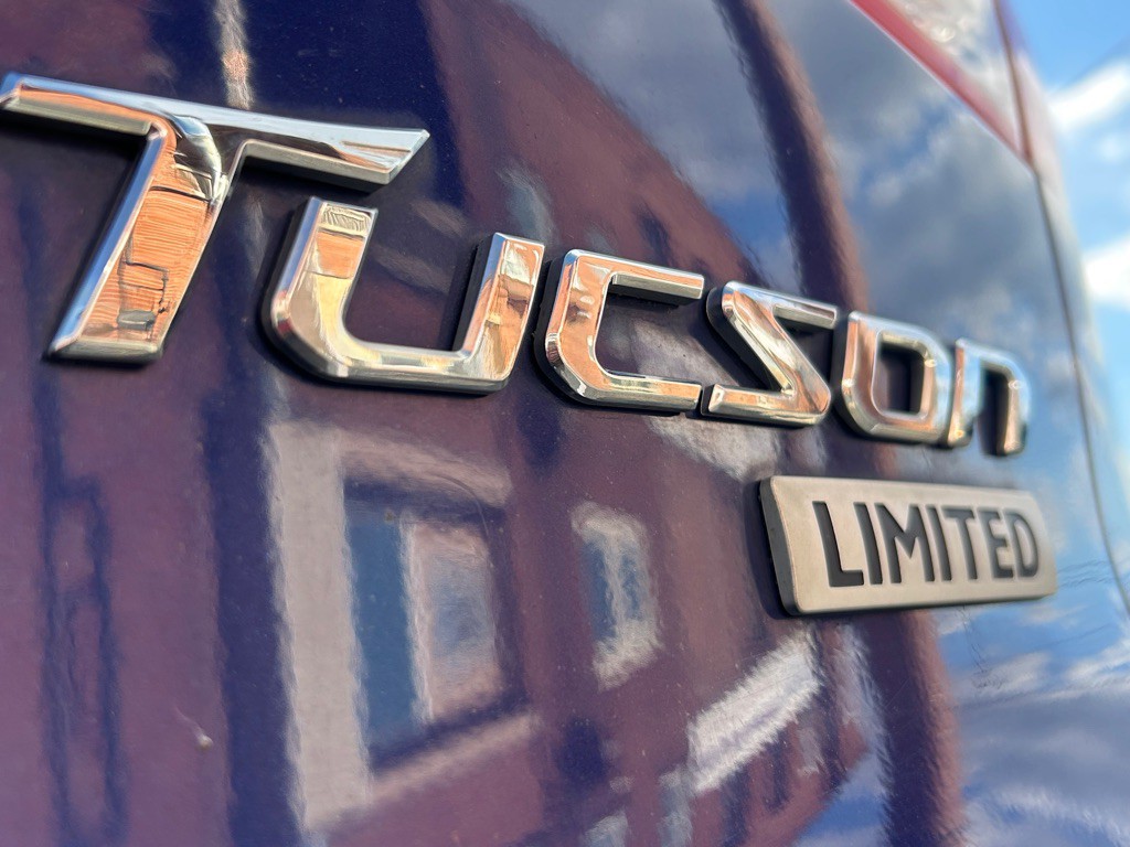 2011 Hyundai Tucson Image 10