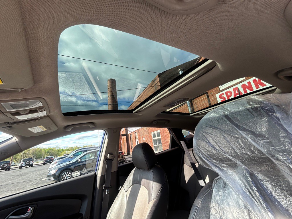 2011 Hyundai Tucson Image 17