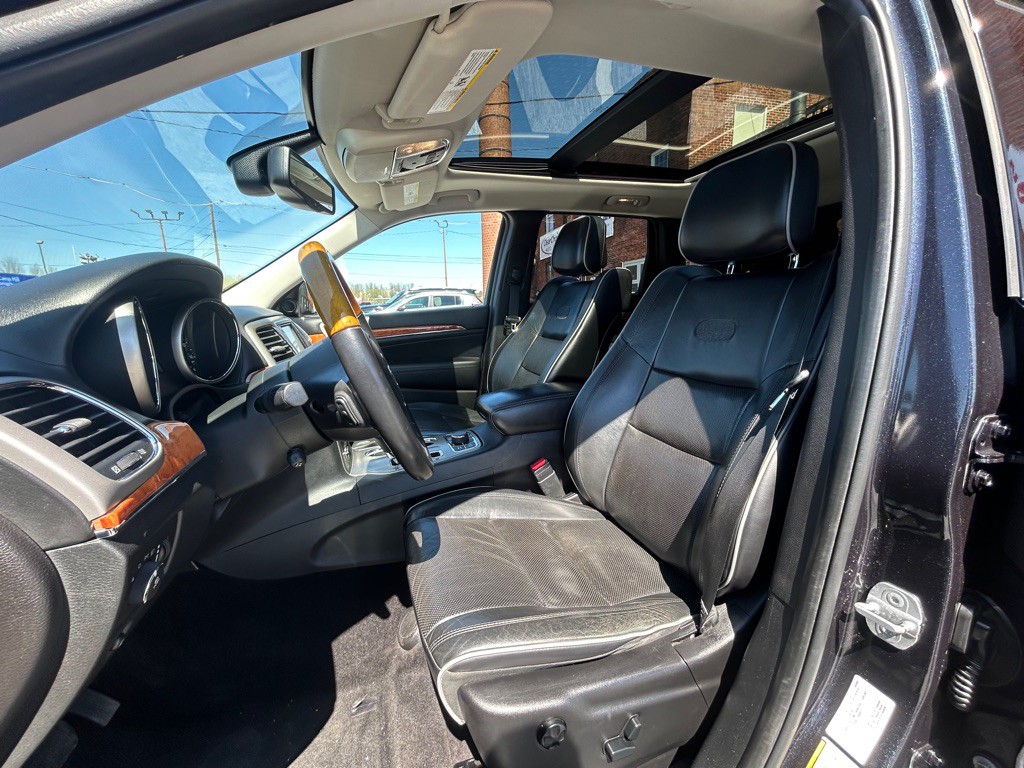 2012 Jeep Grand Cherokee Image 16