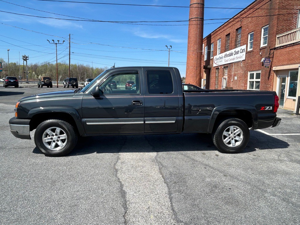 2004 Chevrolet Silverado 1500 Image 2