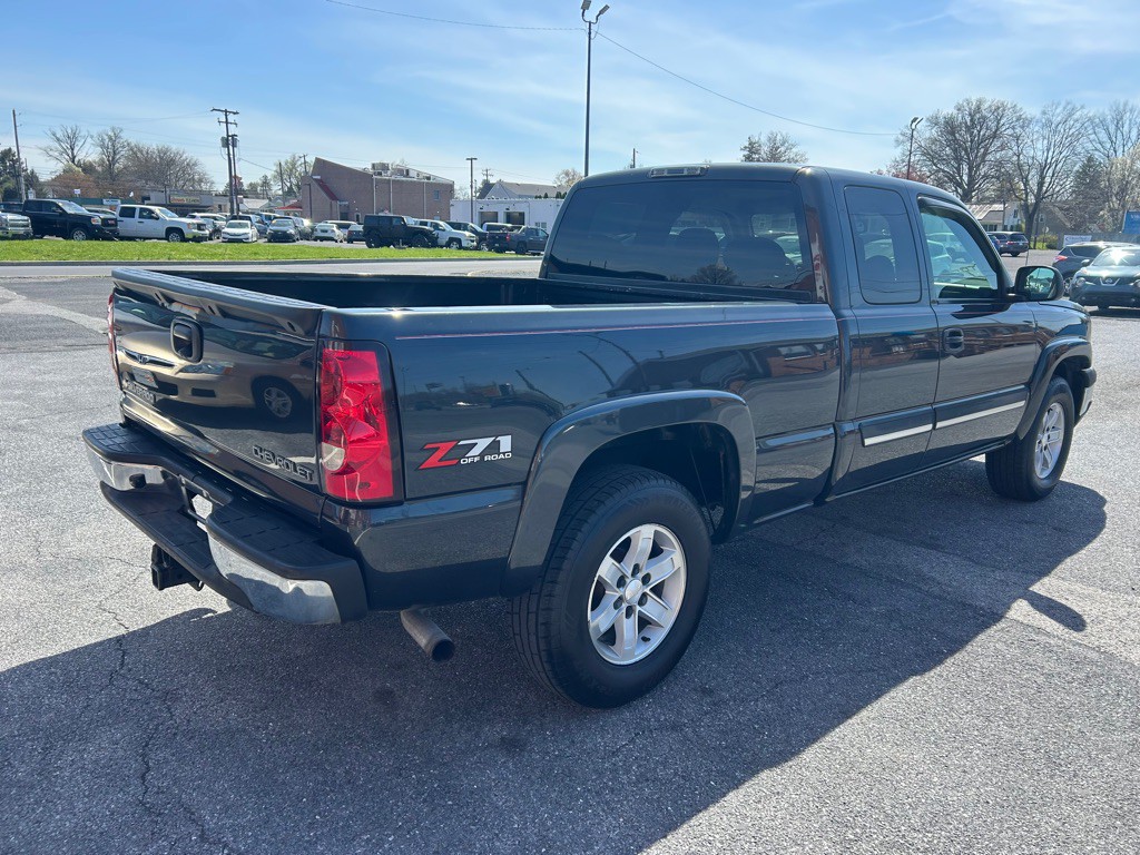 2004 Chevrolet Silverado 1500 Image 5