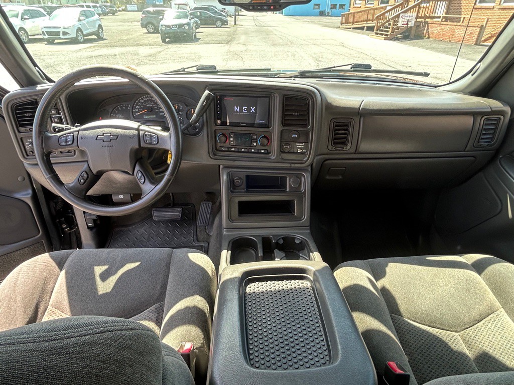 2004 Chevrolet Silverado 1500 Image 11